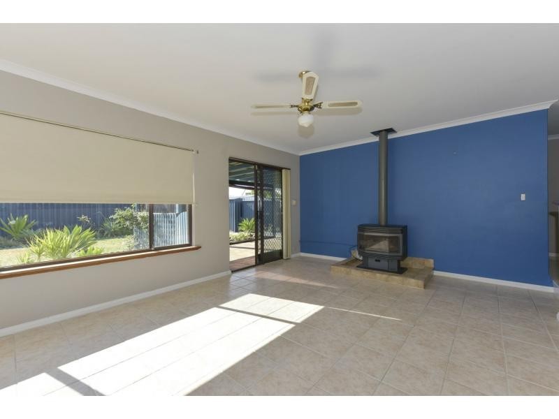 15 Conway Loop, Waikiki WA 6169