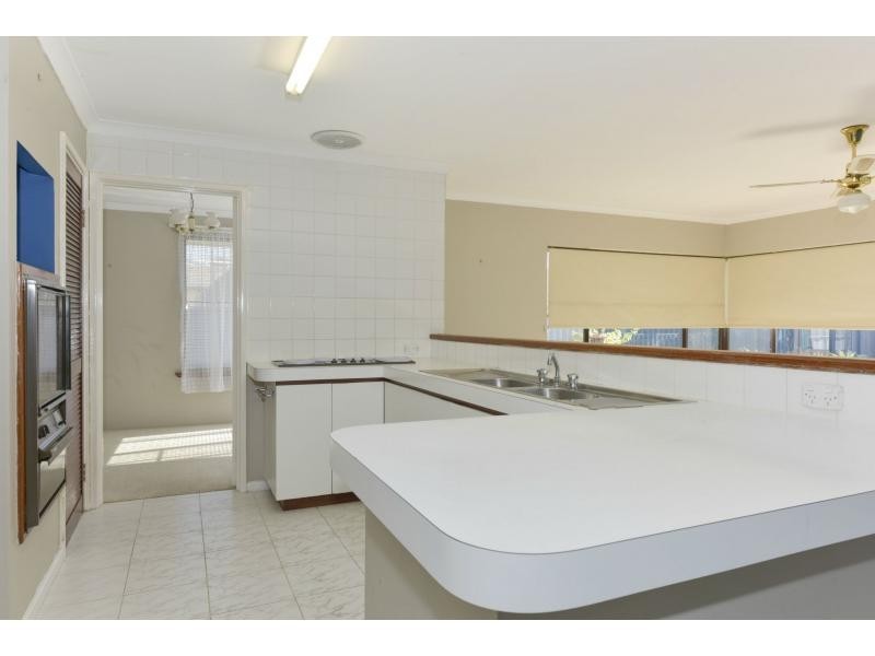 15 Conway Loop, Waikiki WA 6169