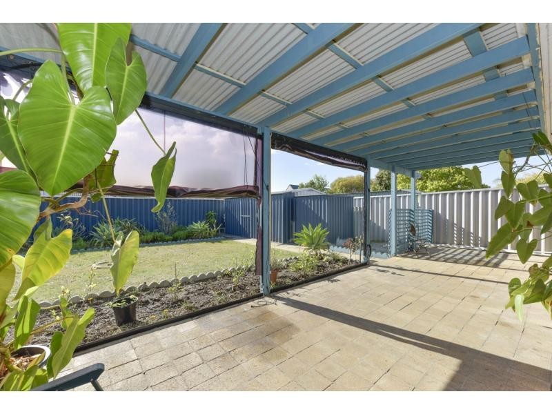 15 Conway Loop, Waikiki WA 6169