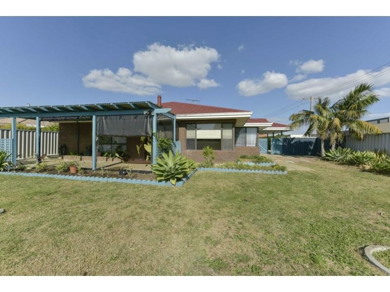 15 Conway Loop, Waikiki WA 6169