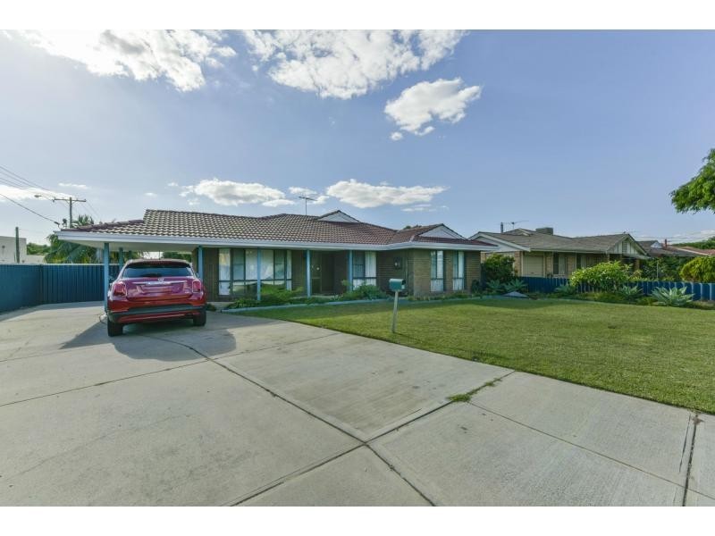 15 Conway Loop, Waikiki WA 6169