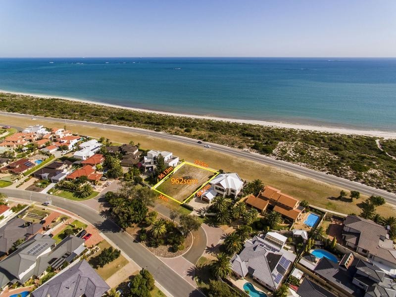 111 Castlecrag Drive, Kallaroo WA 6025