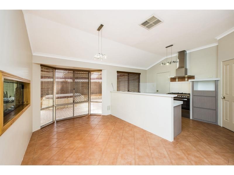 17 Kingsford Court, Port Kennedy WA 6172