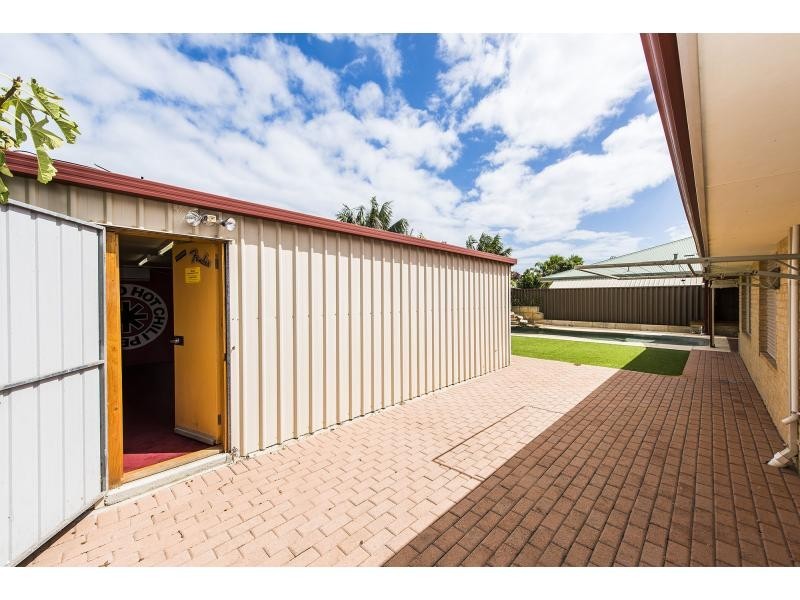 17 Kingsford Court, Port Kennedy WA 6172