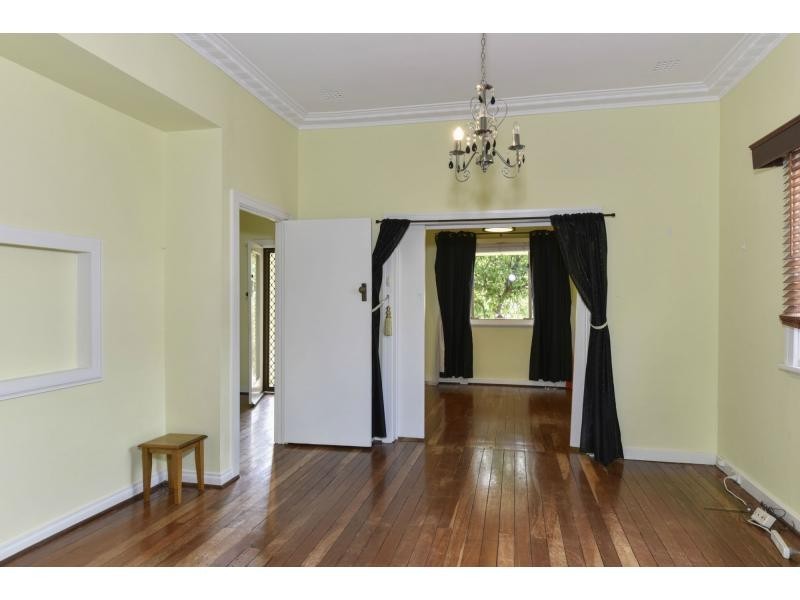 11 Aughton Street, Bayswater WA 6053