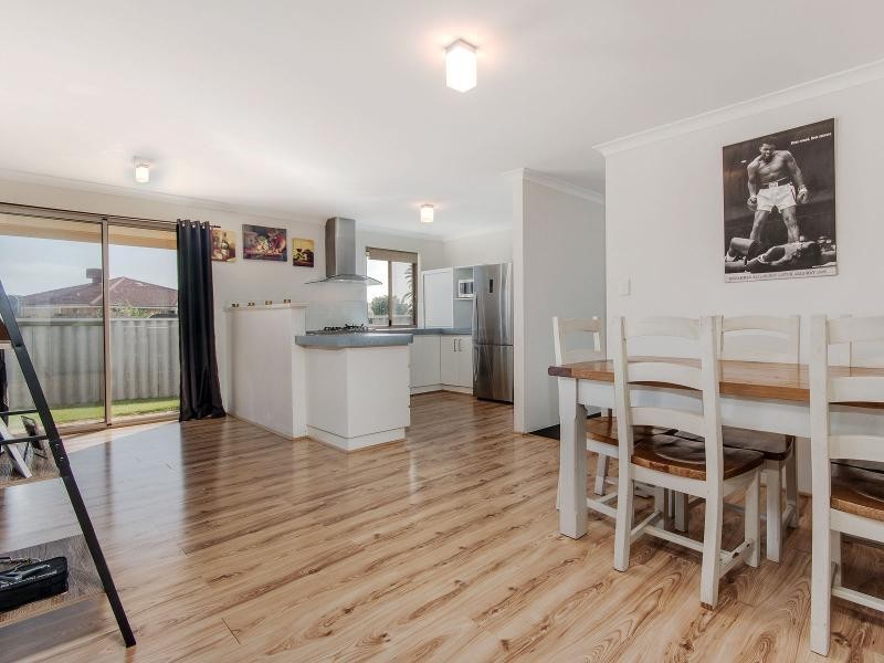 2 St Ettiene Gardens, Port Kennedy WA 6172