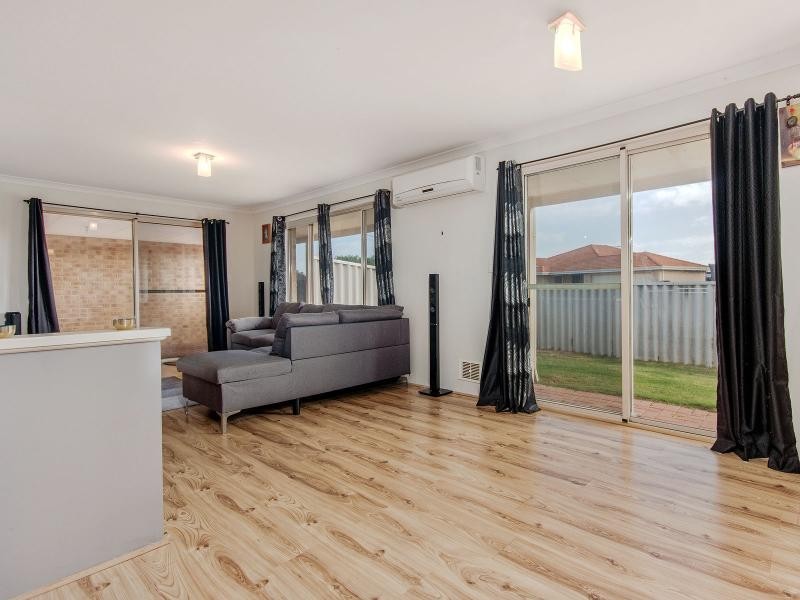 2 St Ettiene Gardens, Port Kennedy WA 6172