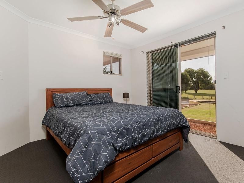 2 St Ettiene Gardens, Port Kennedy WA 6172
