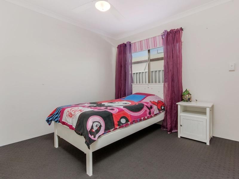 2 St Ettiene Gardens, Port Kennedy WA 6172