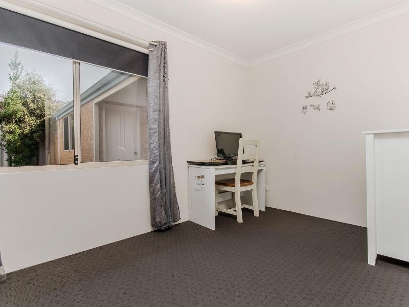 2 St Ettiene Gardens, Port Kennedy WA 6172