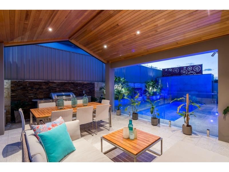 12 Castanet Drive, Madeley WA 6065