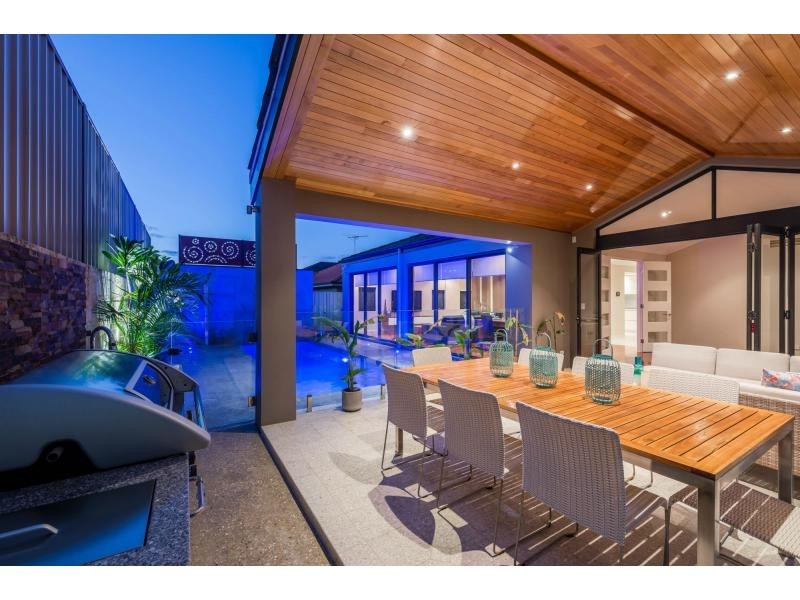 12 Castanet Drive, Madeley WA 6065