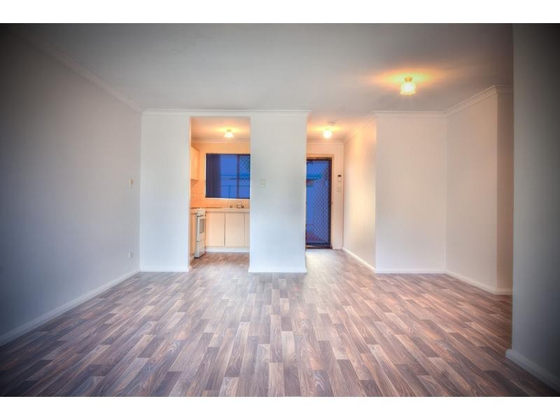 4/37 Mathoura Street, Midland WA 6056