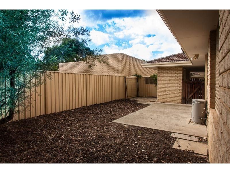 4/37 Mathoura Street, Midland WA 6056