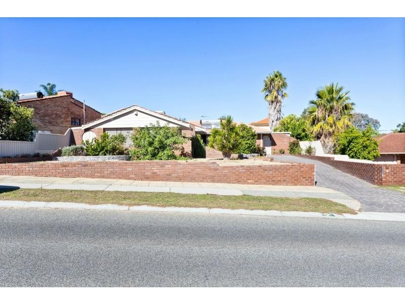 9 New Cross Road, Kingsley WA 6026