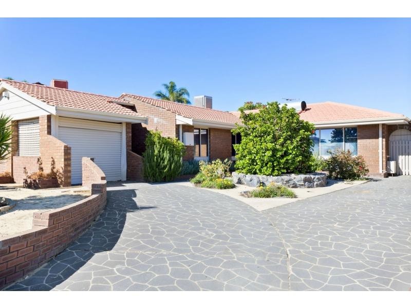 9 New Cross Road, Kingsley WA 6026