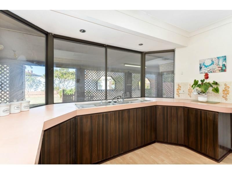 9 New Cross Road, Kingsley WA 6026