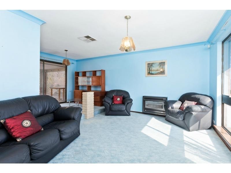 9 New Cross Road, Kingsley WA 6026