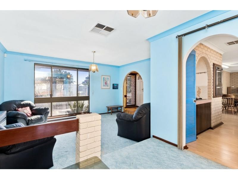 9 New Cross Road, Kingsley WA 6026