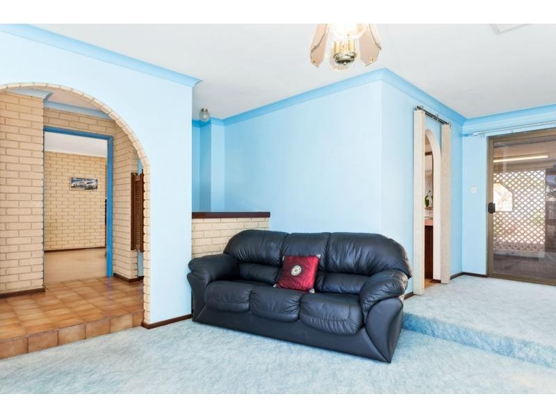 9 New Cross Road, Kingsley WA 6026