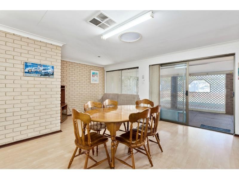 9 New Cross Road, Kingsley WA 6026