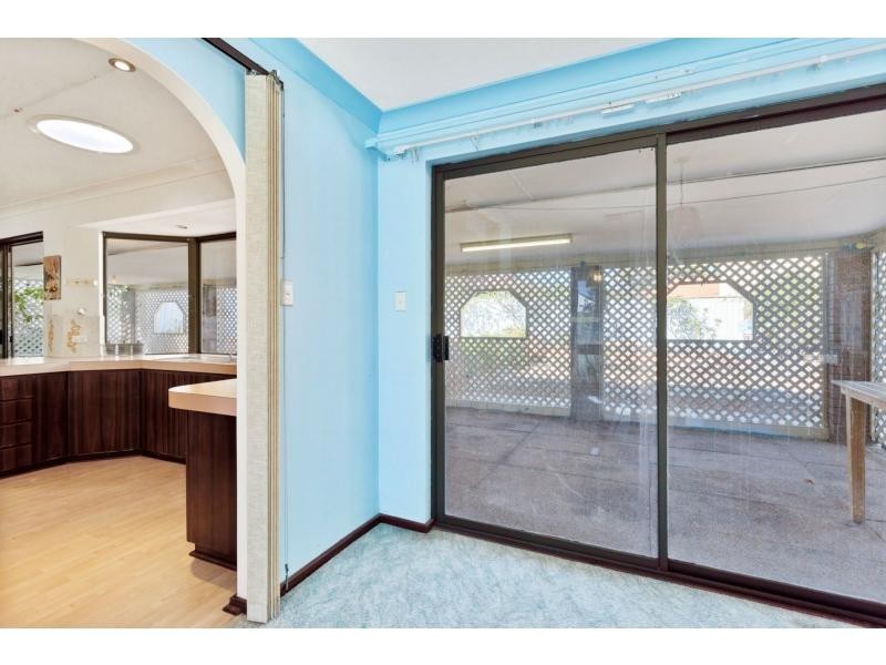 9 New Cross Road, Kingsley WA 6026