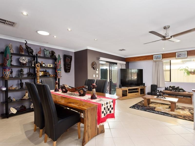 6 Waigen Place, South Lake WA 6164