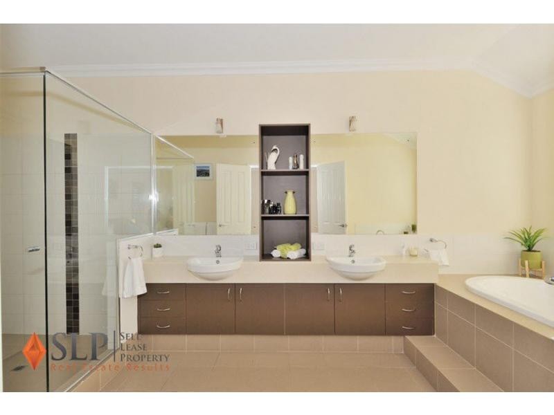 3 Carmen Circuit, The Vines WA 6069