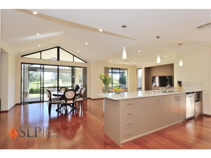 3 Carmen Circuit, The Vines WA 6069