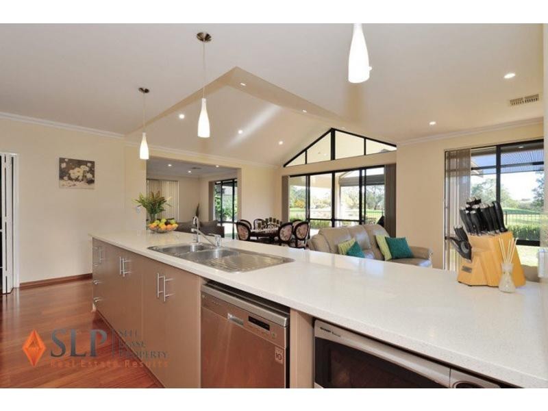 3 Carmen Circuit, The Vines WA 6069