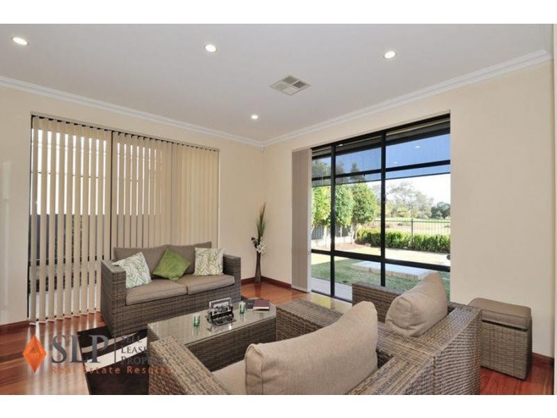 3 Carmen Circuit, The Vines WA 6069