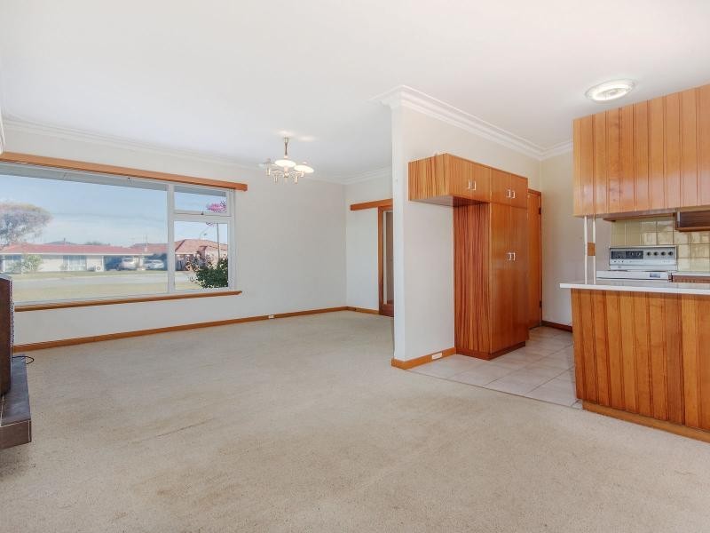 14 Dolphin Road, Safety Bay WA 6169