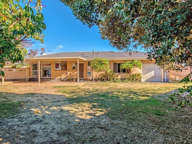 14 Dolphin Road, Safety Bay WA 6169