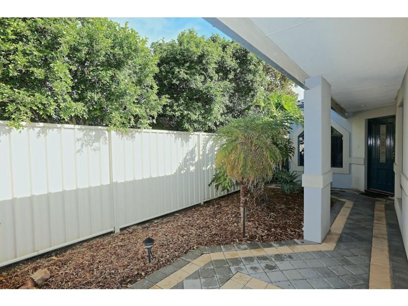 77 Edgecumbe Street, Como WA 6152