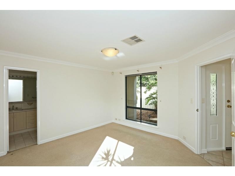 77 Edgecumbe Street, Como WA 6152