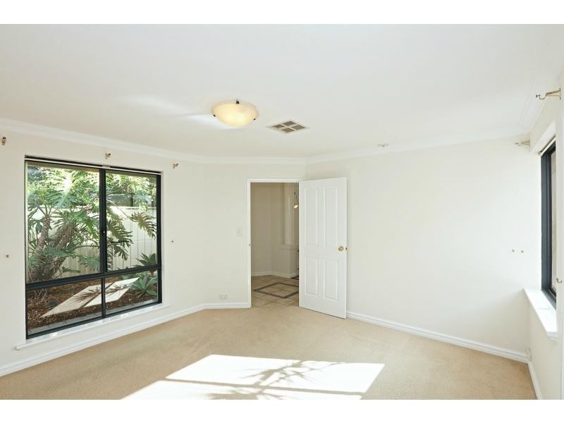 77 Edgecumbe Street, Como WA 6152