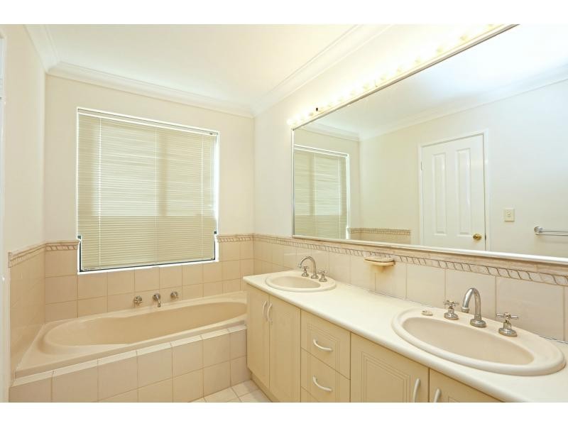 77 Edgecumbe Street, Como WA 6152