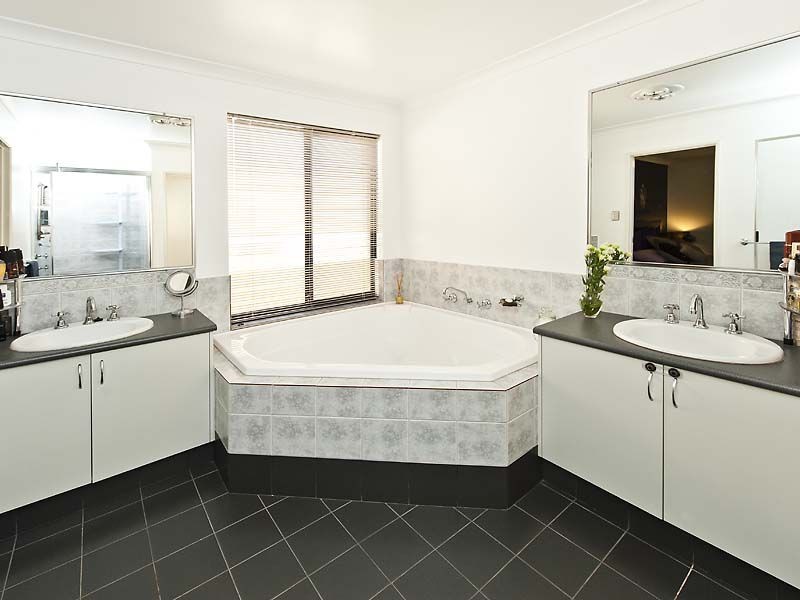 30 Fairburn Crescent, Baldivis WA 6171