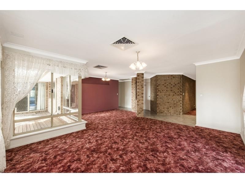 8 Corrigan Rise, Wungong WA 6112