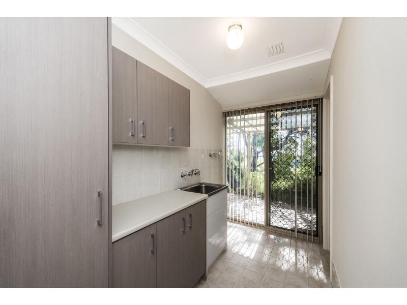 8 Corrigan Rise, Wungong WA 6112