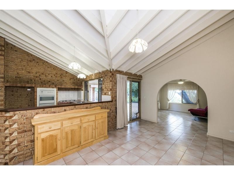 8 Corrigan Rise, Wungong WA 6112