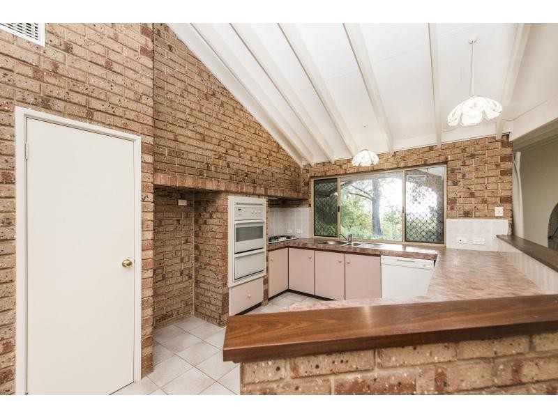 8 Corrigan Rise, Wungong WA 6112