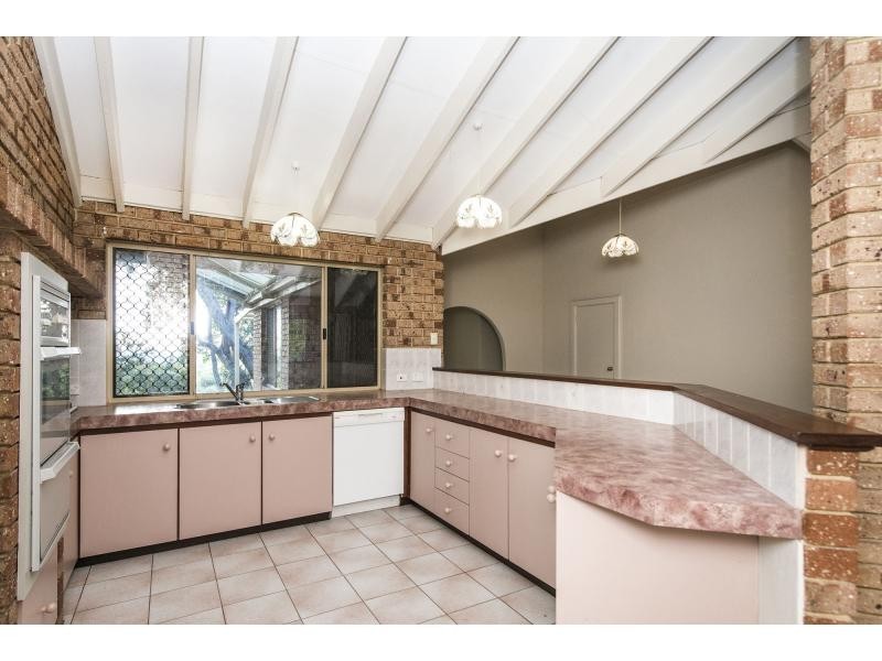 8 Corrigan Rise, Wungong WA 6112