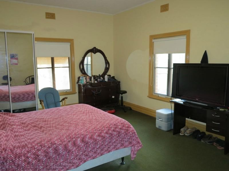 35 Hunt Road, Beverley WA 6304