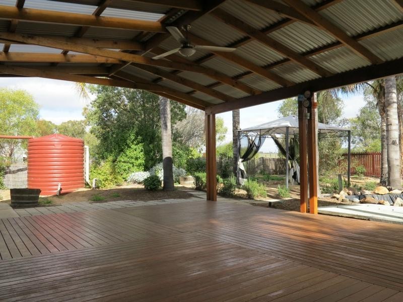 35 Hunt Road, Beverley WA 6304