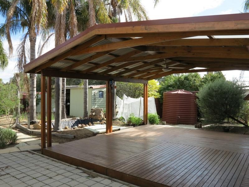 35 Hunt Road, Beverley WA 6304