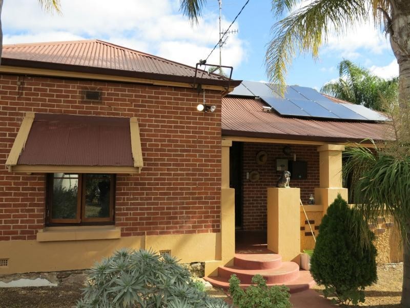 35 Hunt Road, Beverley WA 6304