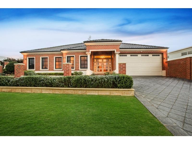 8 Torwood Edge, Halls Head WA 6210