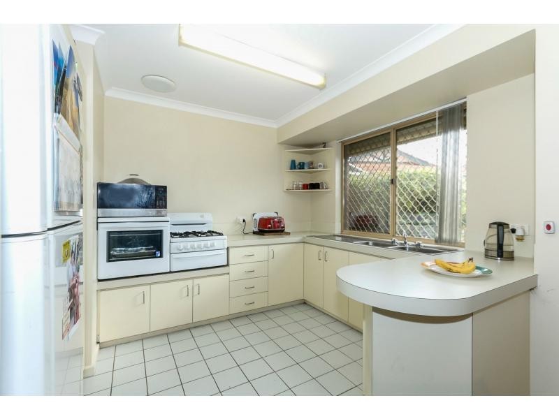 2/4 Mills Street, Bentley WA 6102