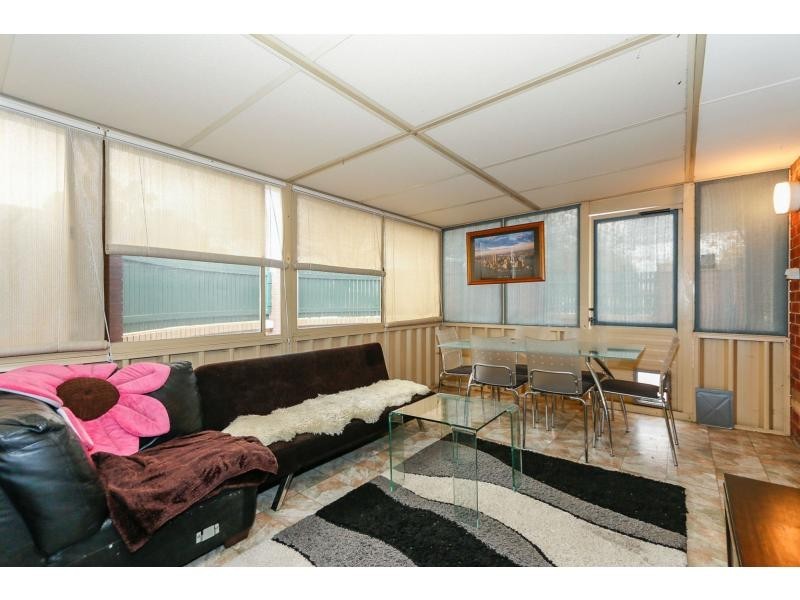 2/4 Mills Street, Bentley WA 6102